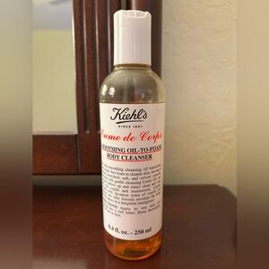 Kiehl's Creme de Corps Smoothing Oil-To-Foam Body Cleanser